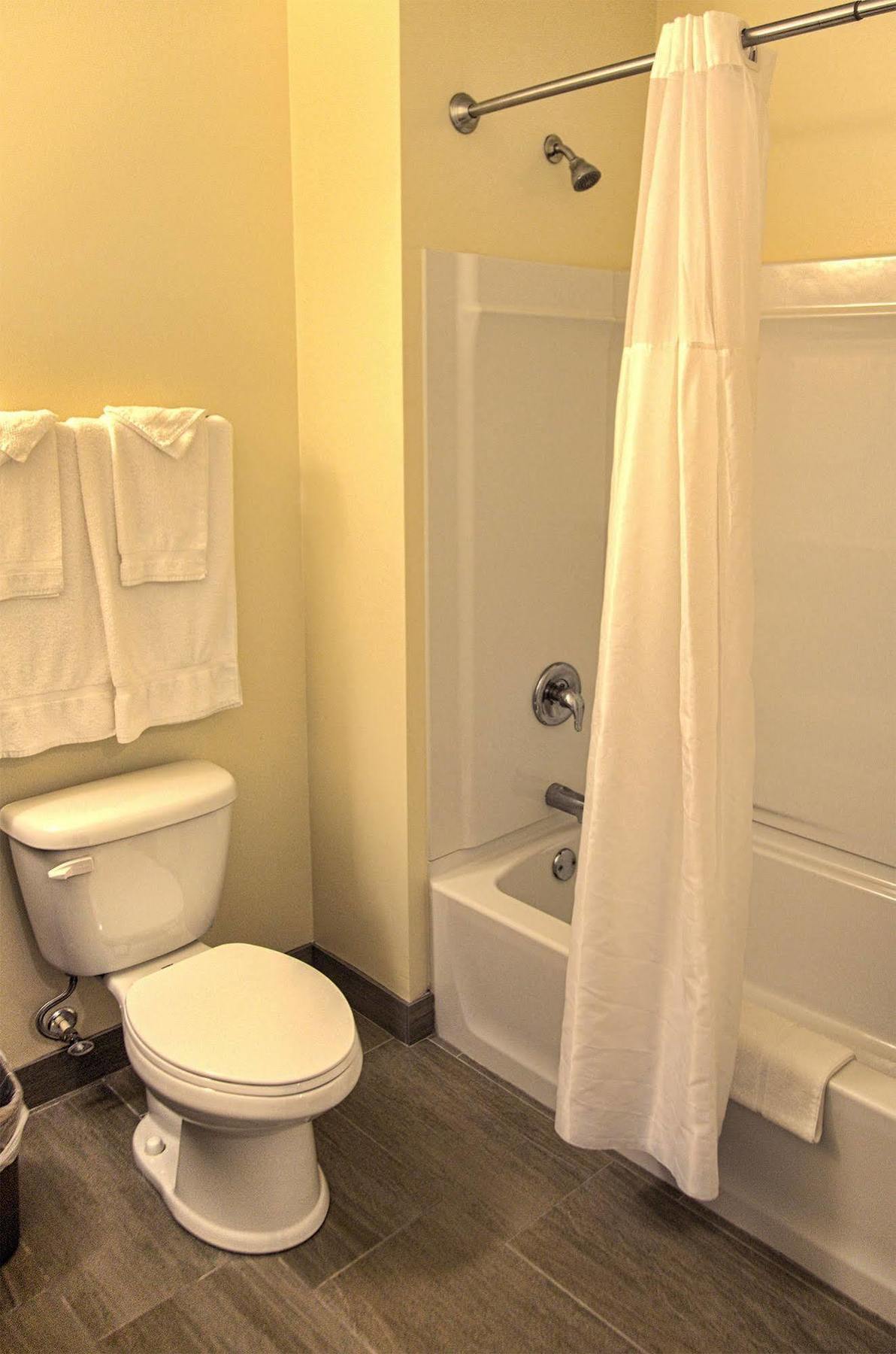 Brinton Suites Concordville エクステリア 写真